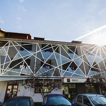 Net Hotel Pitesti Ngoại thất bức ảnh