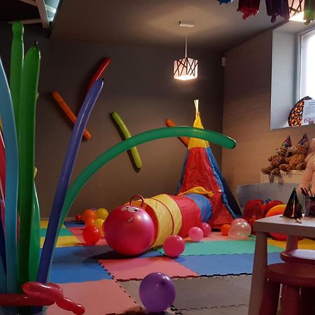 Net Hotel Pitesti Ngoại thất bức ảnh