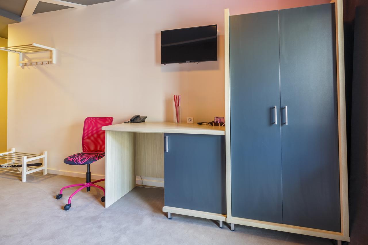 Net Hotel Pitesti Ngoại thất bức ảnh