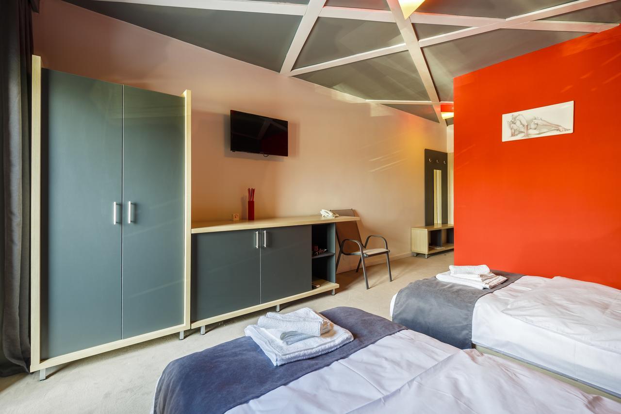 Net Hotel Pitesti Ngoại thất bức ảnh