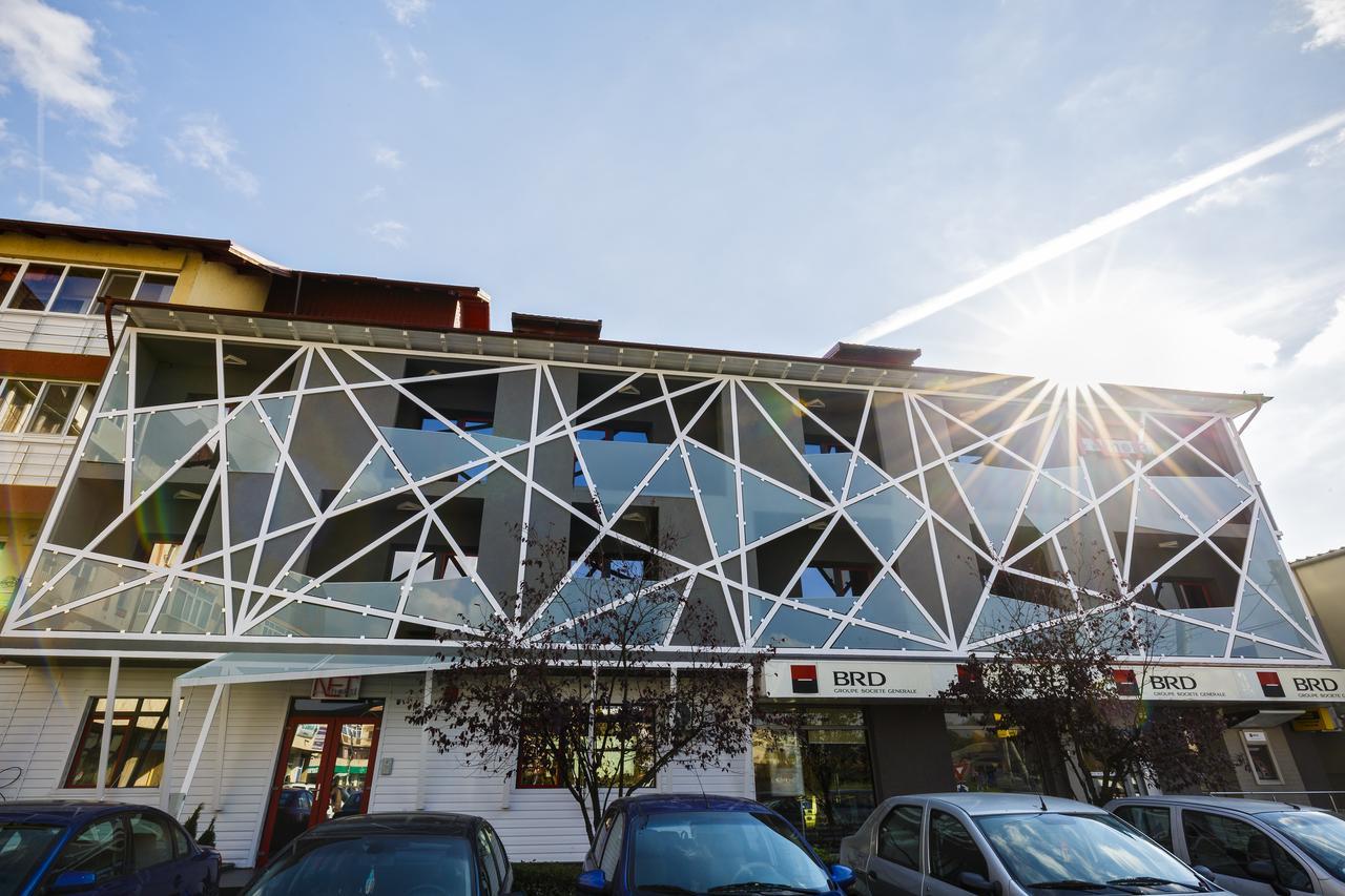 Net Hotel Pitesti Ngoại thất bức ảnh