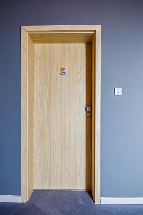 Net Hotel Pitesti Ngoại thất bức ảnh