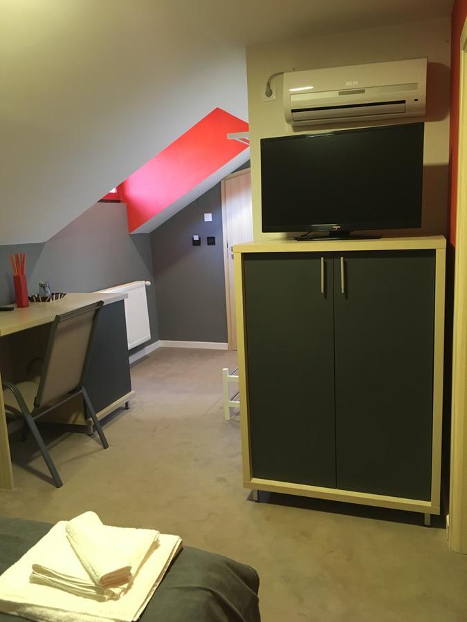 Net Hotel Pitesti Ngoại thất bức ảnh