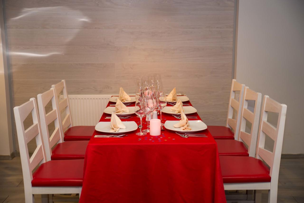 Net Hotel Pitesti Ngoại thất bức ảnh