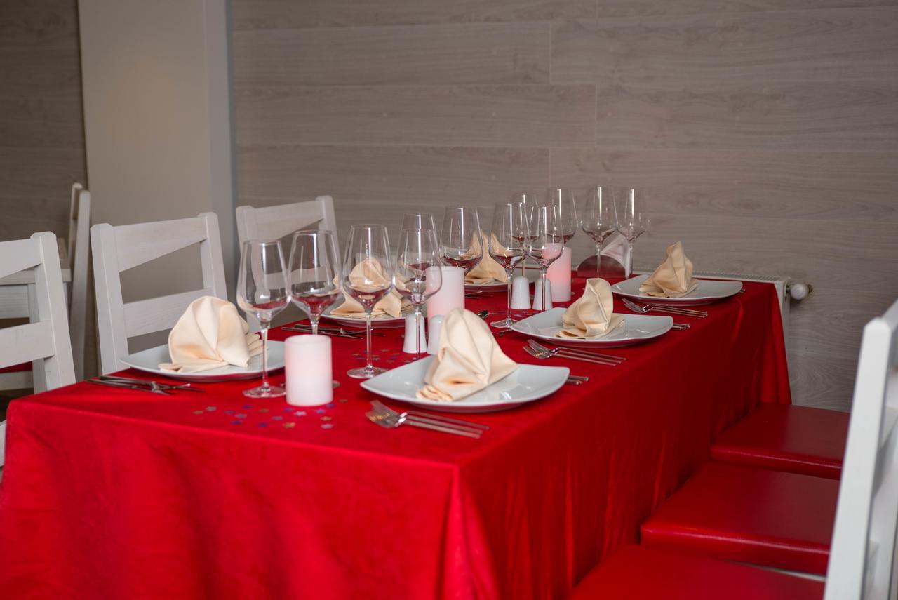 Net Hotel Pitesti Ngoại thất bức ảnh