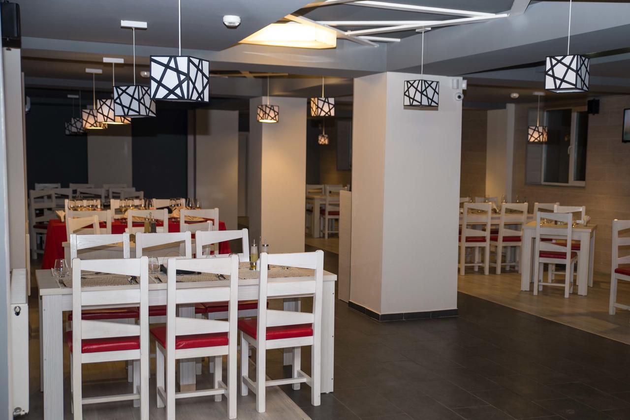 Net Hotel Pitesti Ngoại thất bức ảnh
