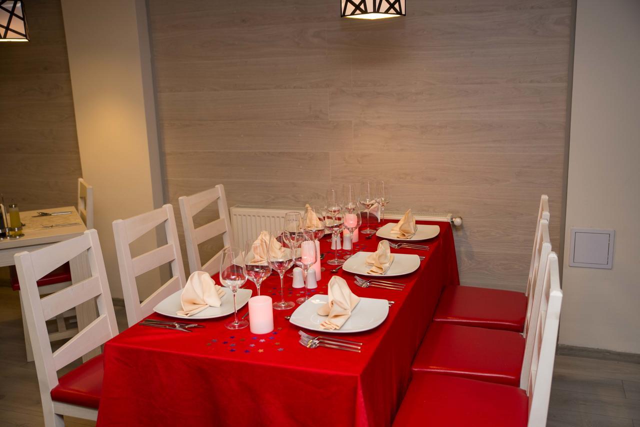 Net Hotel Pitesti Ngoại thất bức ảnh